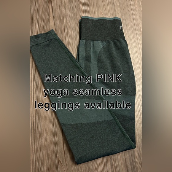 PINK Victoria’s Secret Fleece Sweeter - Picture 3 of 3